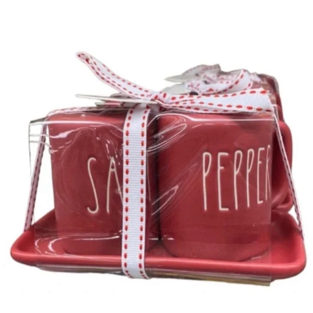 Rae dunn Salt and Pepper Shaker Magenta with Handle